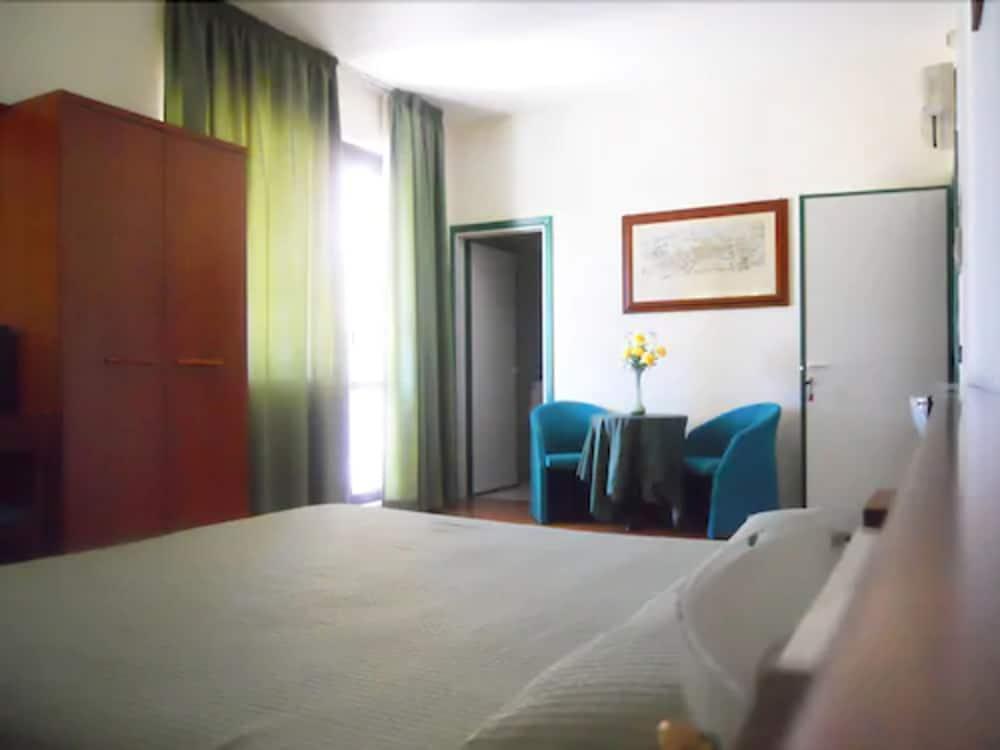 Hotel Traghetto Civitavecchia Eksteriør billede