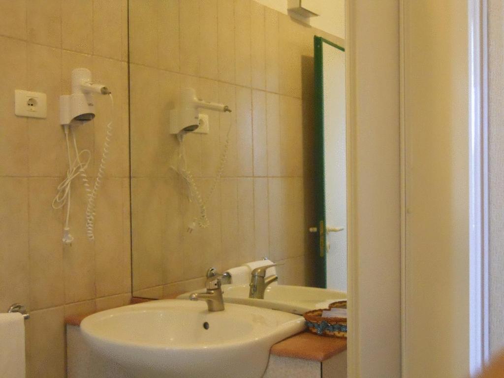 Hotel Traghetto Civitavecchia Eksteriør billede