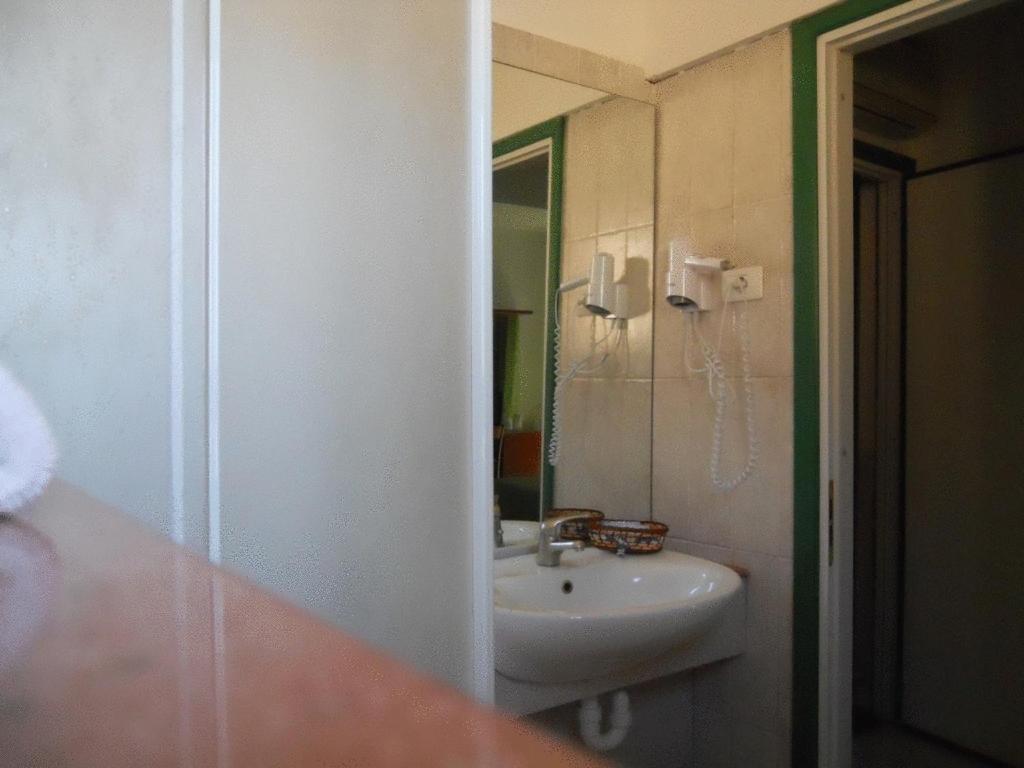 Hotel Traghetto Civitavecchia Eksteriør billede
