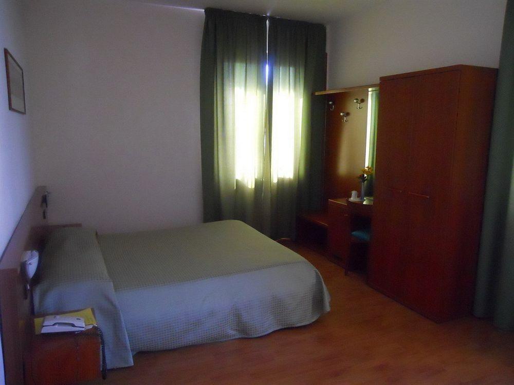 Hotel Traghetto Civitavecchia Eksteriør billede